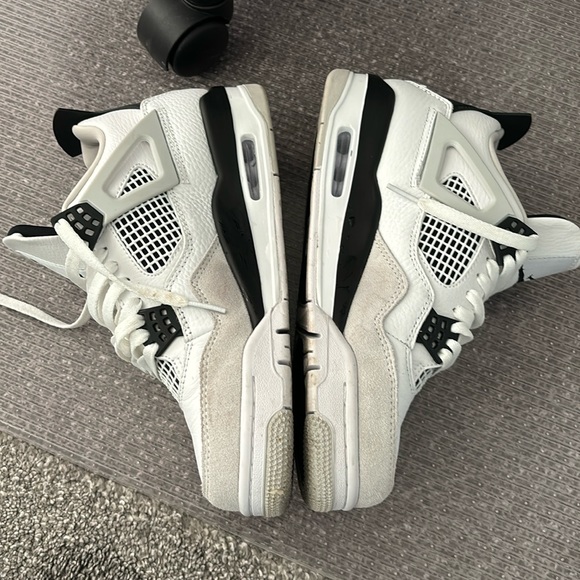 Military Jordan 4s - Picture 2 of 4